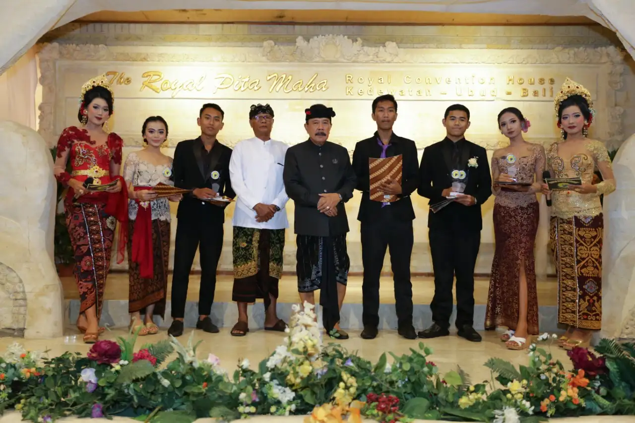 Pelepasan siswa SMK Ratna Wartha Ubud