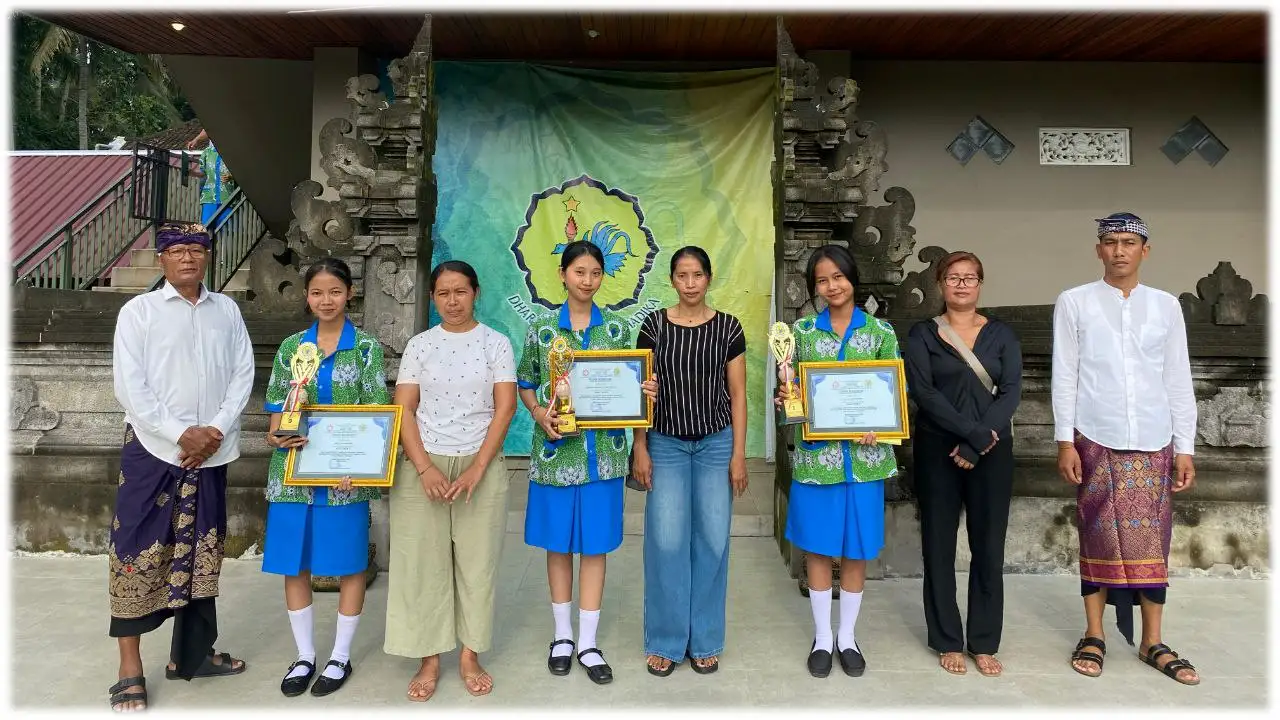 Kegiatan Pembagian Raport